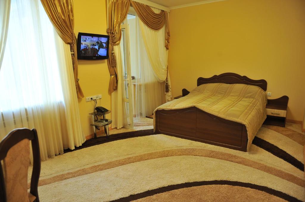 Andinna Hotel Chernivtsi Bagian luar foto
